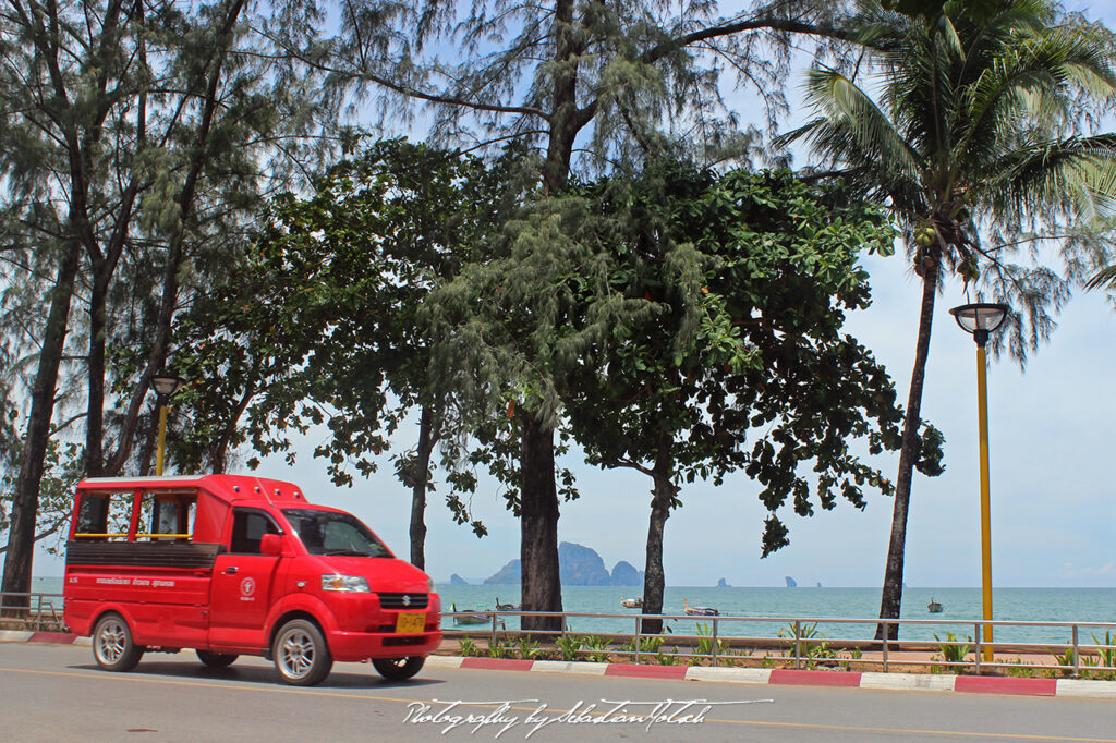 Suzuki Carry Tuk-tuk Ao Nang Front Drive-by Snapshots by Sebastian Motsch