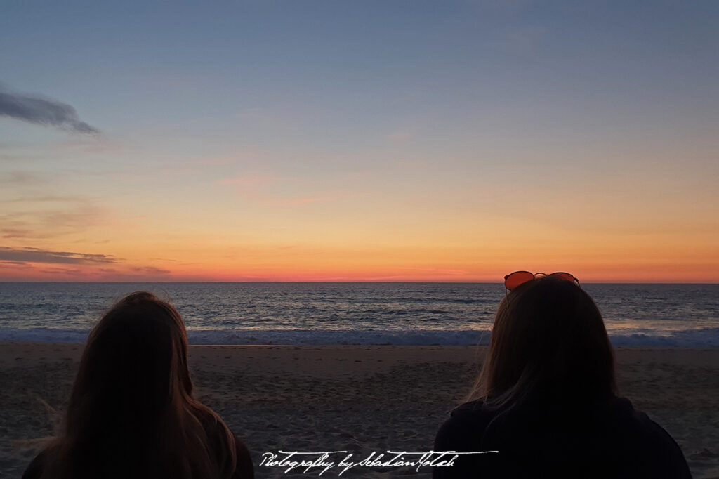 Girls enjoy the Sunset at Cap Homy Plage France by Sebastian Motsch