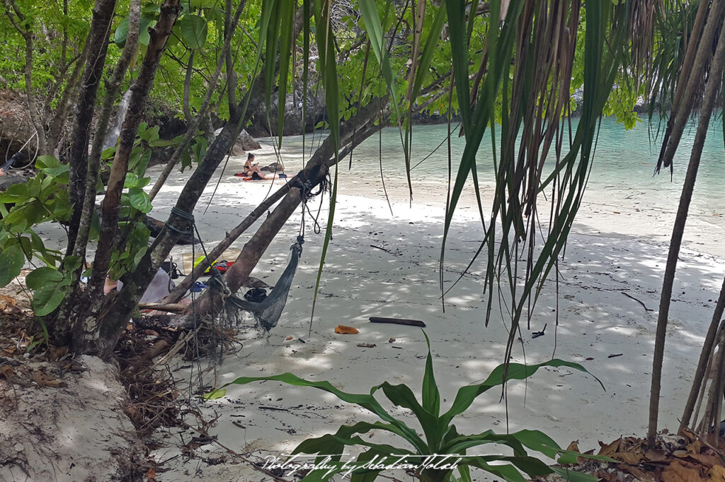 Beach at Hidden Bay Thailand Rai Leh Photo by Sebastian Motsch