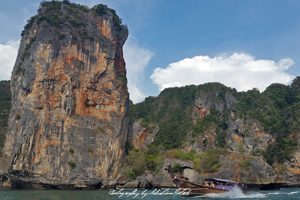 Boat Thailand Rai Leh Photo by Sebastian Motsch