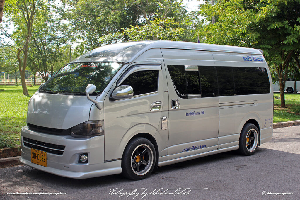 Toyota Hiace H200 Khao Lak Front Drive-by Snapshots by Sebastian Motsch