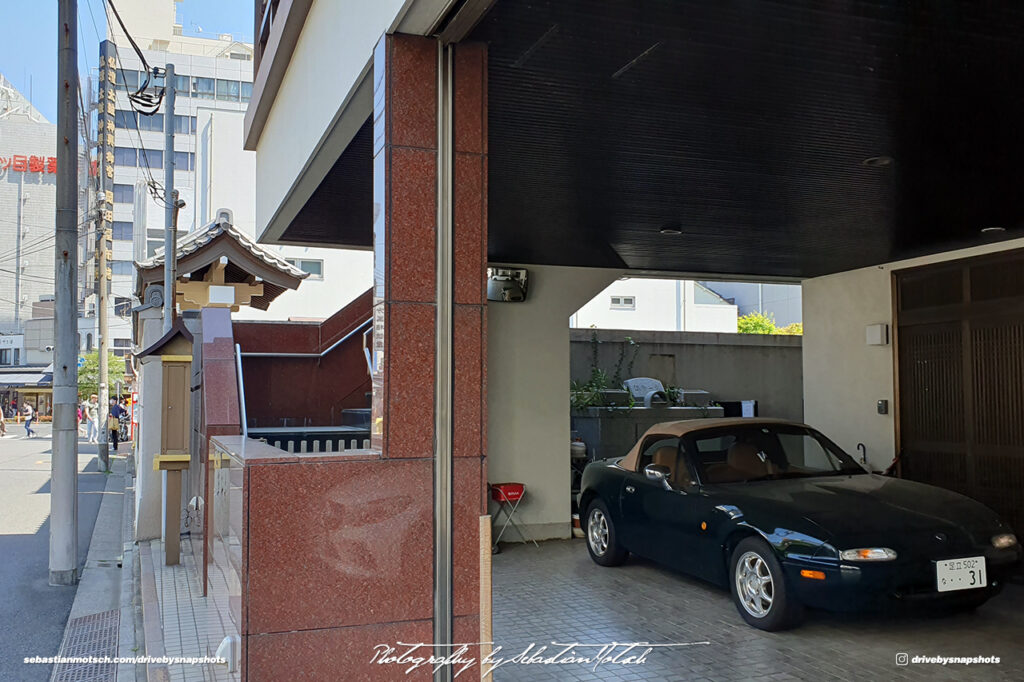 Mazda Eunos Roadster Tokyo Asakusa Drive-by Snapshots by Sebastian Motsch