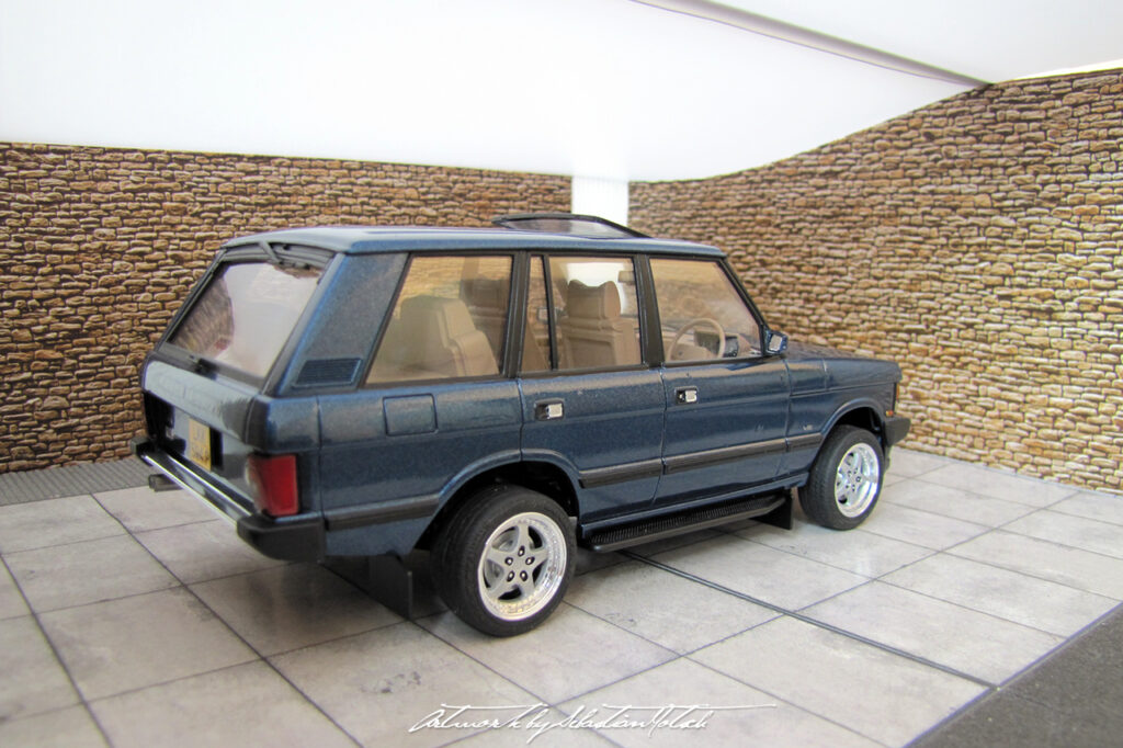 Range Rover Mk1 Vogue Scale Model by Sebastian Motsch