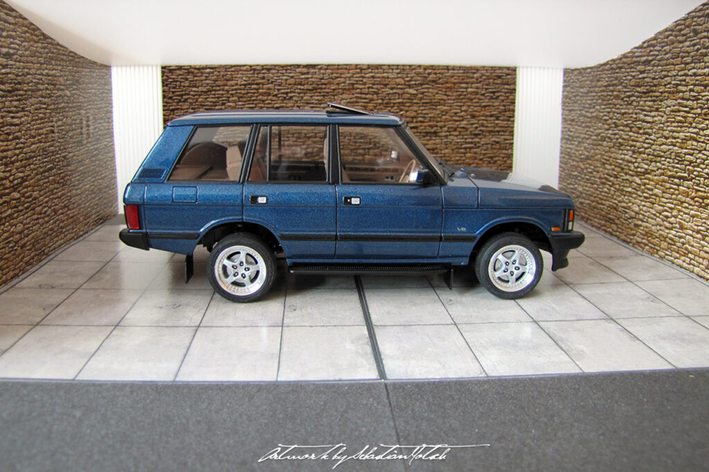 Range Rover Mk1 Vogue Scale Model by Sebastian Motsch