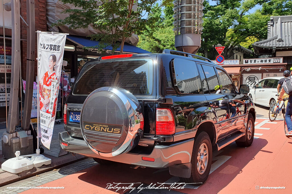 Toyota LandCruiser Cygnus Tokyo Asakusa Drive-by Snapshots by Sebastian Motsch