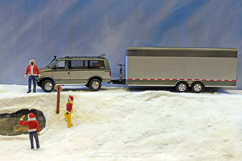 Chevrolet Astro Van 4WD Scale Model by Sebastian Motsch